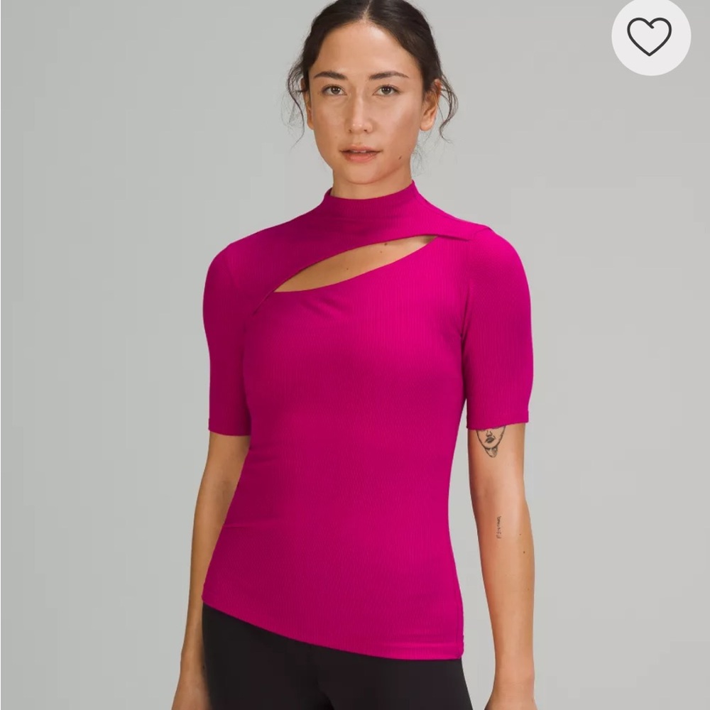 Lululemon LA tight to body keyholE Top- WHITE